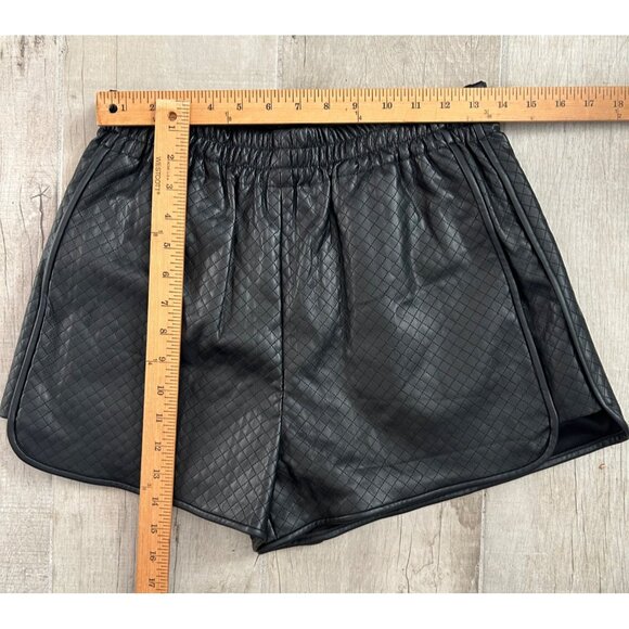 Goelia Womens Black Sz Large Quilted Faux Leather Shorts With Elastic Waistband - Picture 5 of 7